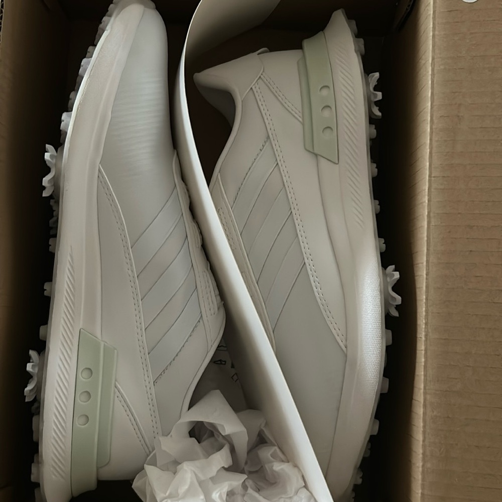New in box Adidas Boa golf shoes